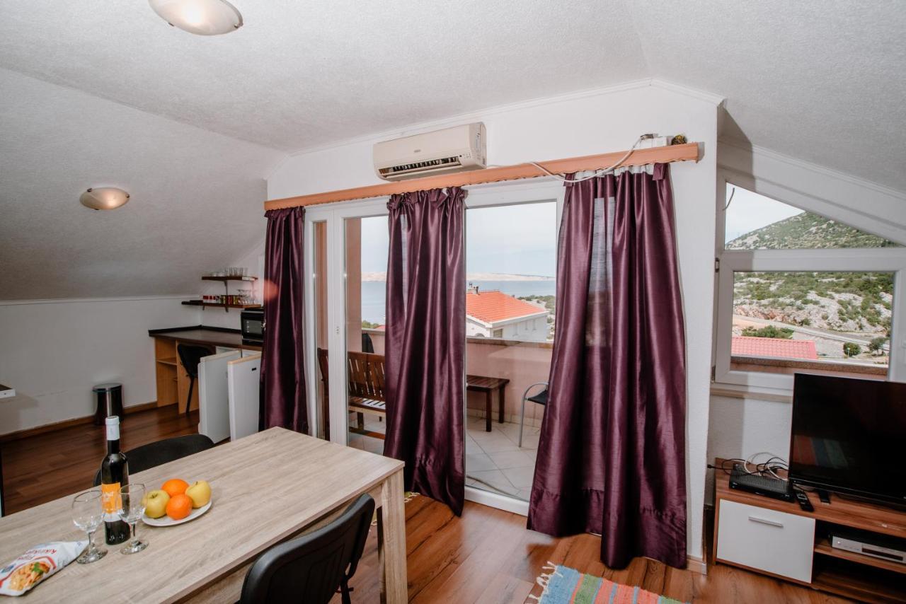 Apartmens Leona Apartment Karlobag Exterior photo