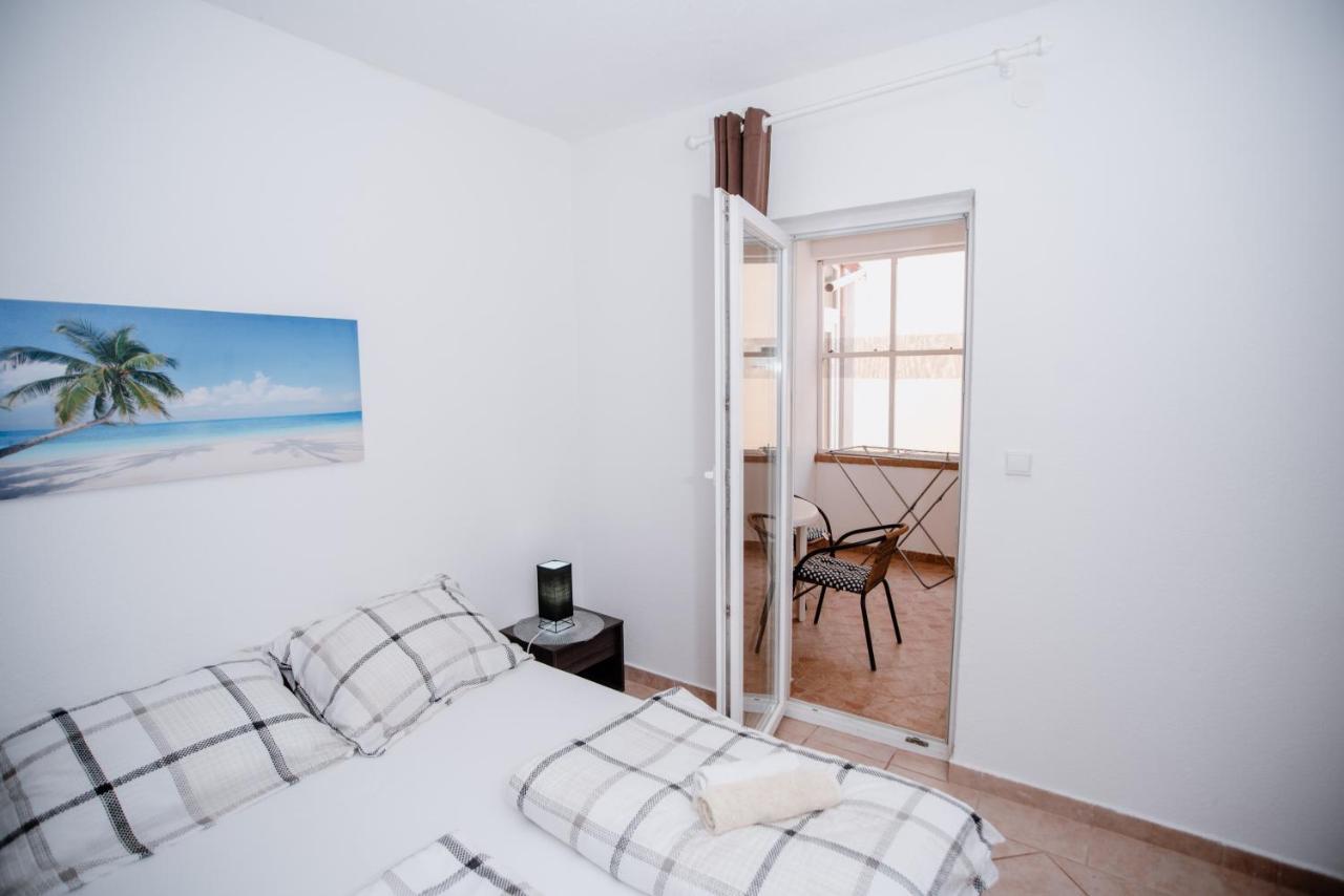 Apartmens Leona Apartment Karlobag Exterior photo